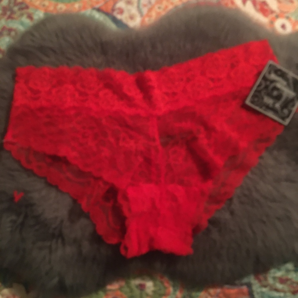 Red all Lace Wilshire Montana intimates